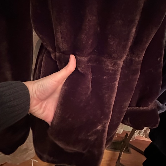 Dennis Basso faux fur coat - Picture 6 of 16